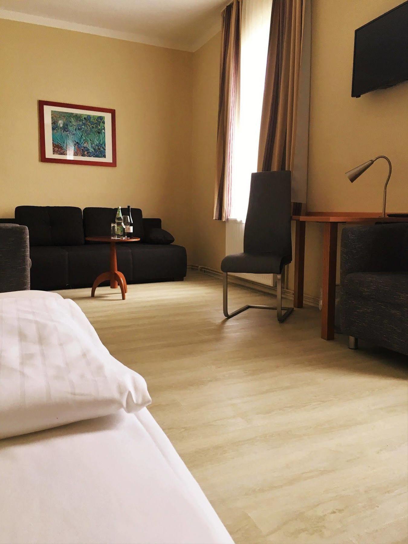 Pension Am Pollingpark Dessau-Rosslau Екстериор снимка